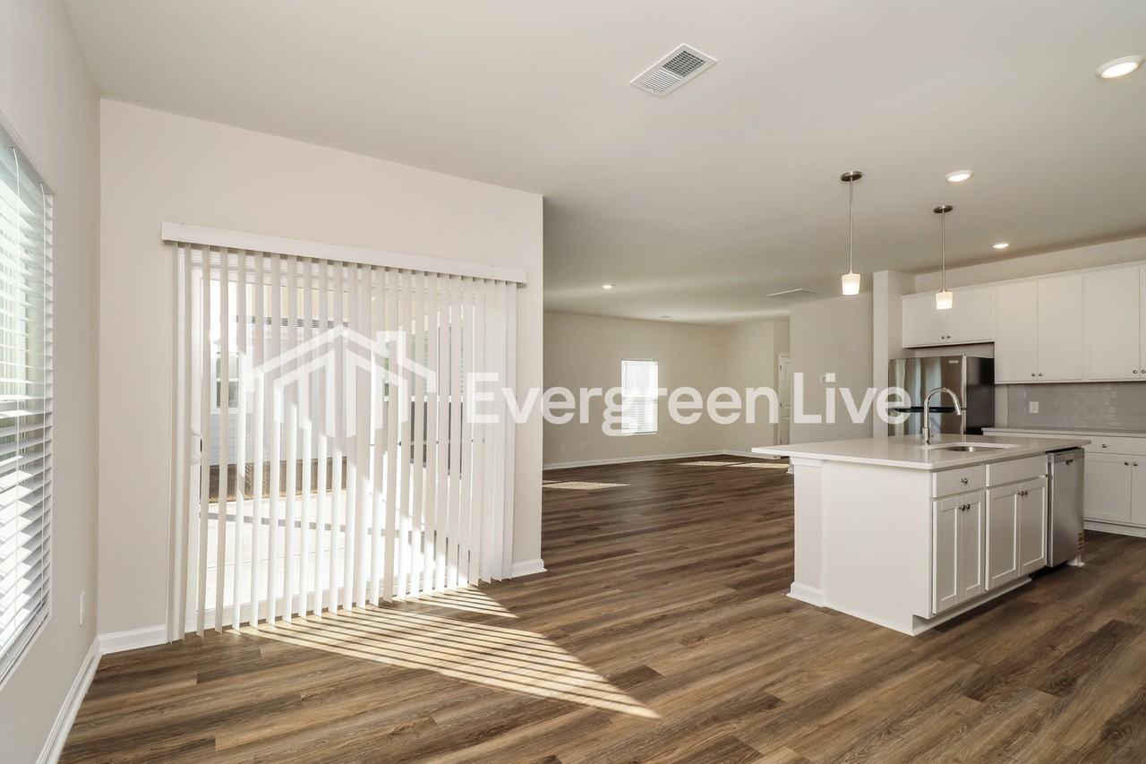 234 Bircholt Grv - Photo 7 of 15