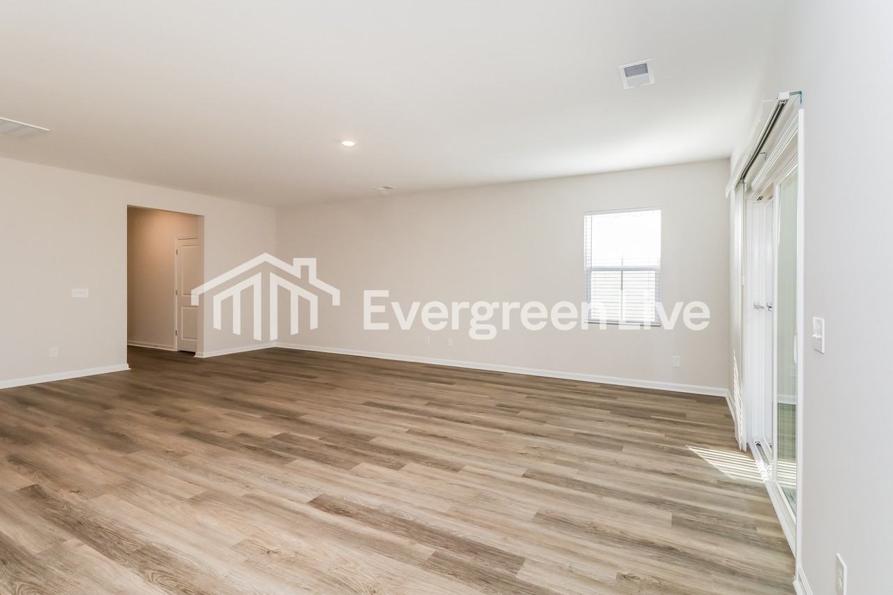 237 Bircholt Grv - Photo 3 of 15