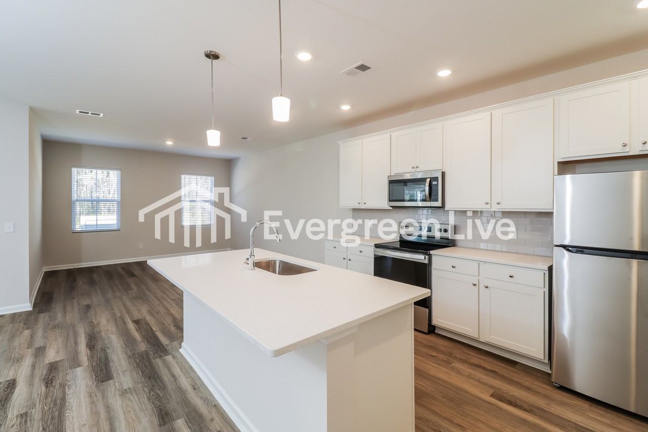 237 Bircholt Grv - Photo 5 of 15