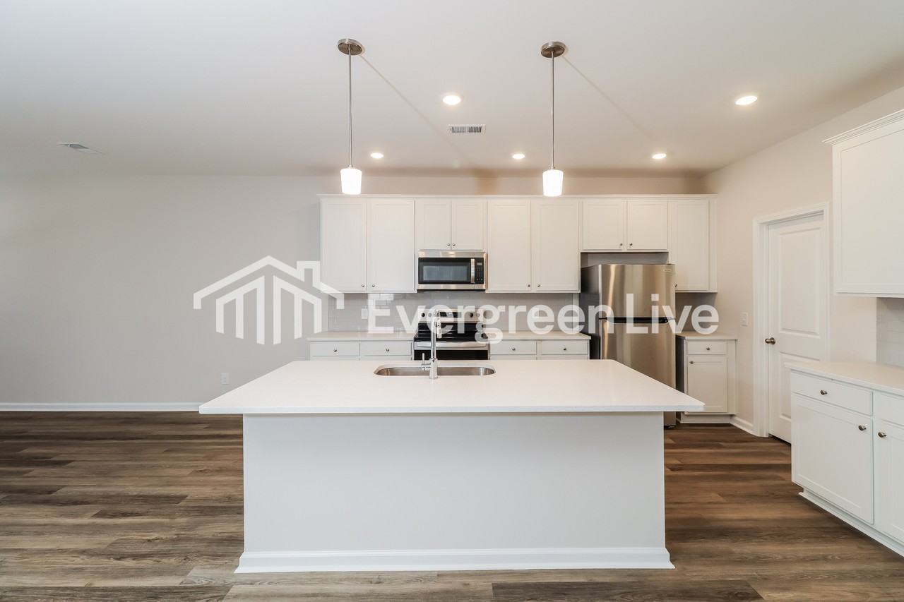 237 Bircholt Grv - Photo 6 of 15