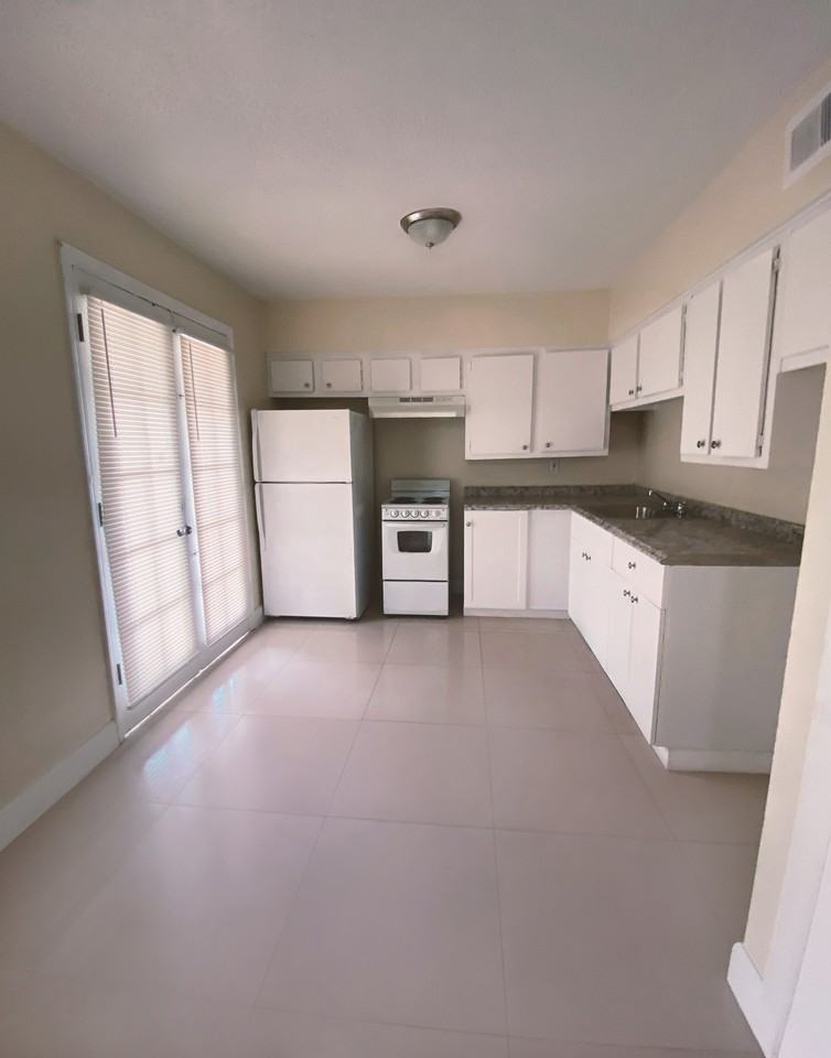 Crane Manor LLC - Photo 2 of 20