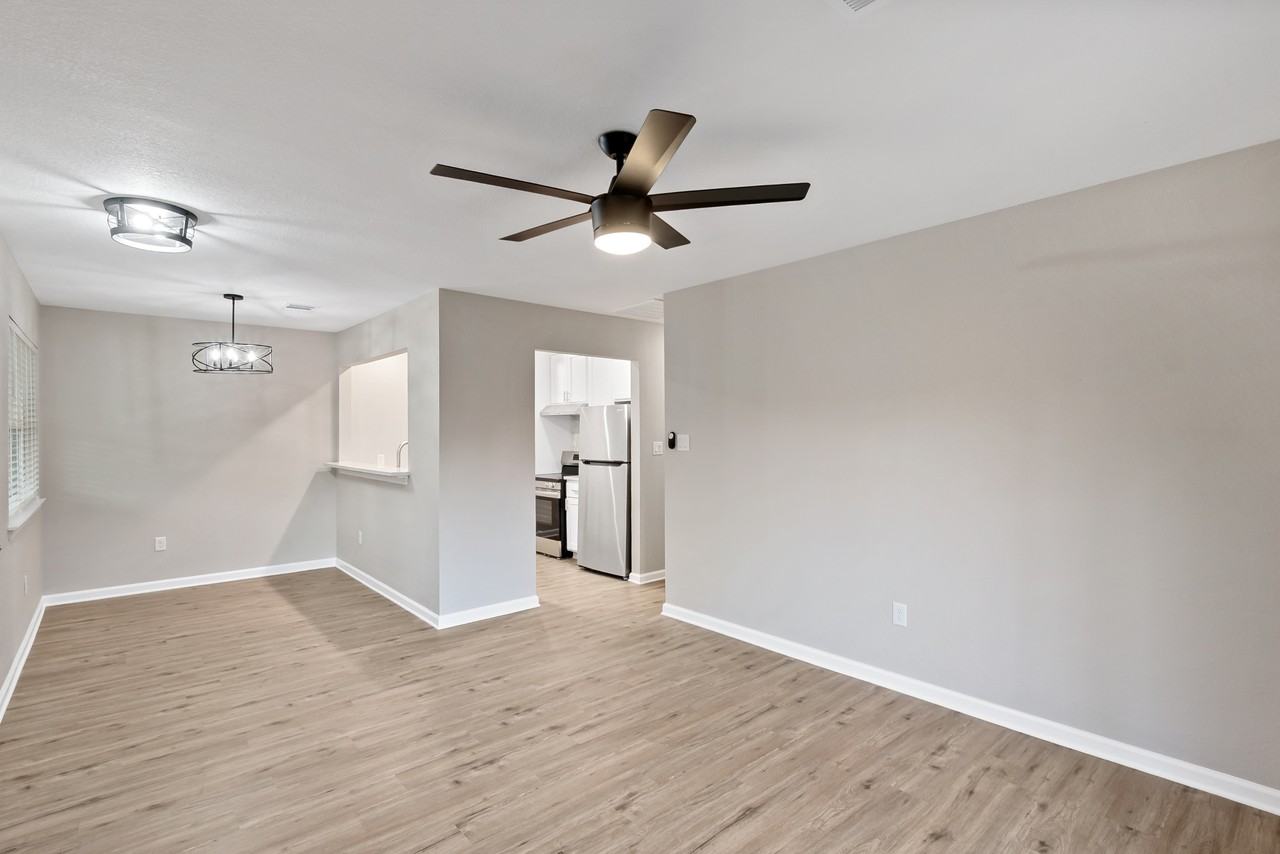 700 South Sims Avenue - Photo 3 of 21