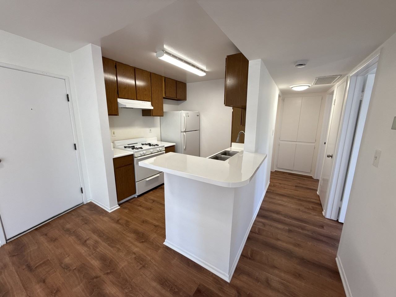 Camero Ave (4018) - Photo 6 of 17