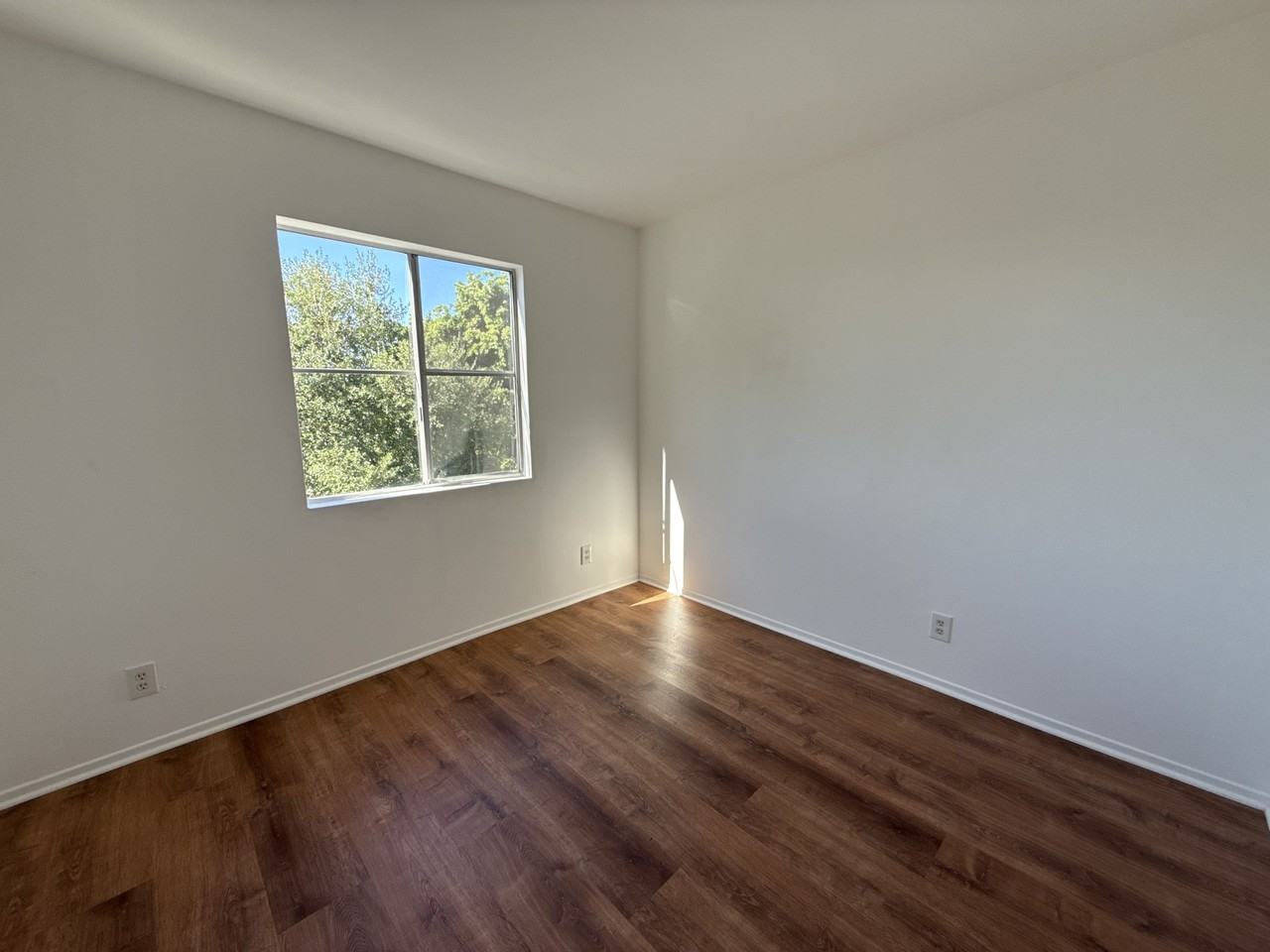 Camero Ave (4018) - Photo 7 of 17