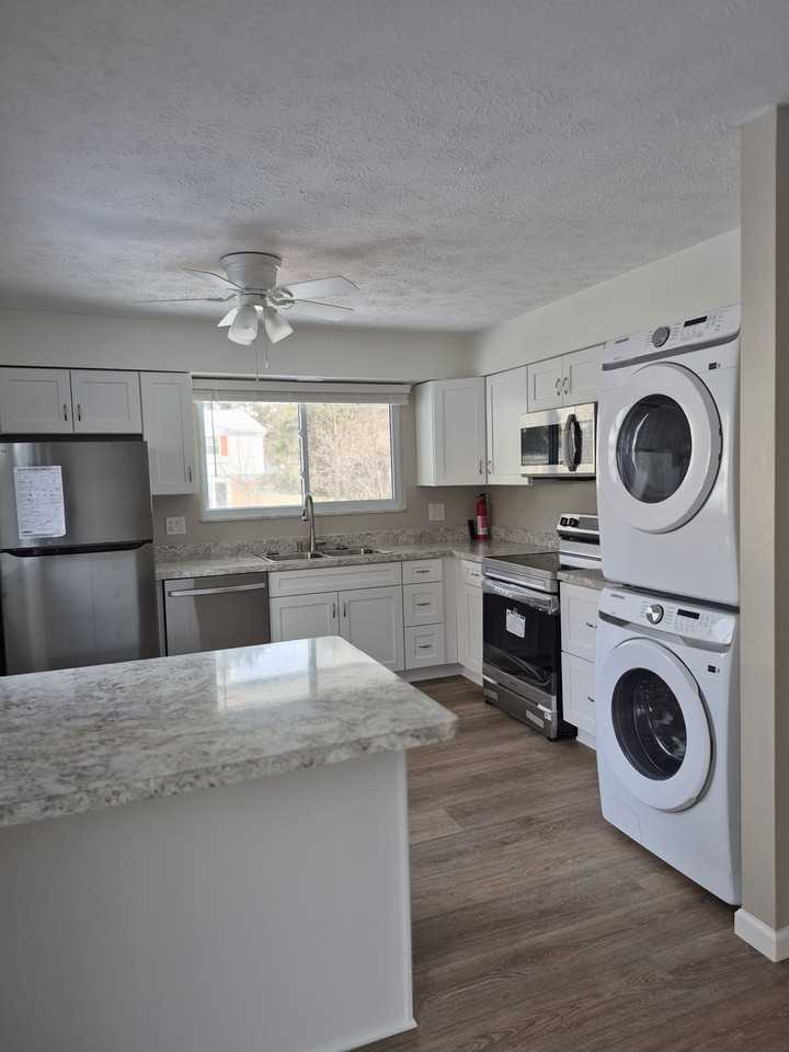 1720 Tudor Drive - Photo 5 of 24