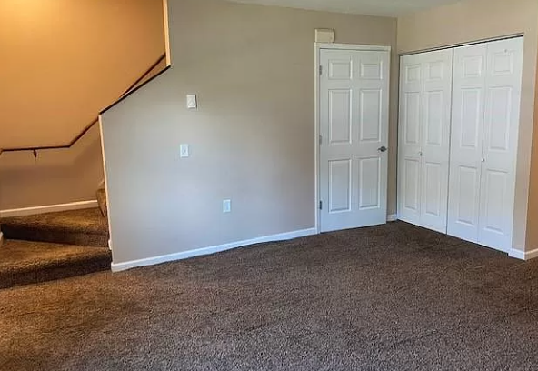 Elm Drive - Loyal - Photo 5 of 25