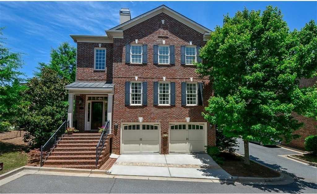 2617 Canterbury Trl Ne