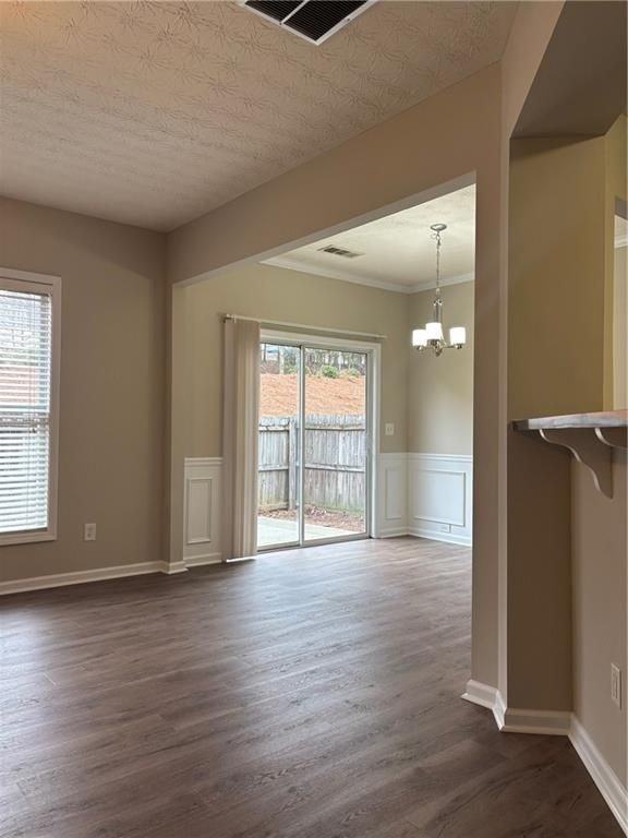 303 Barberry Pl - Photo 5 of 39