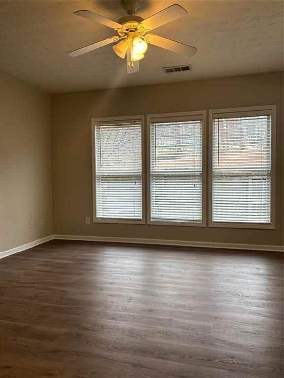 303 Barberry Pl - Photo 6 of 39