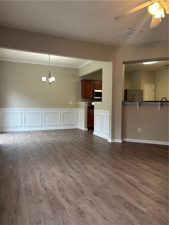 303 Barberry Pl - Photo 7 of 39