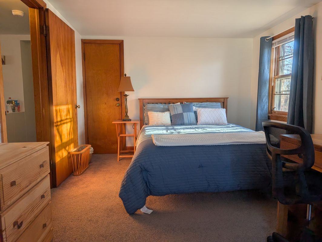 325 Fulford Ave - Photo 4 of 14