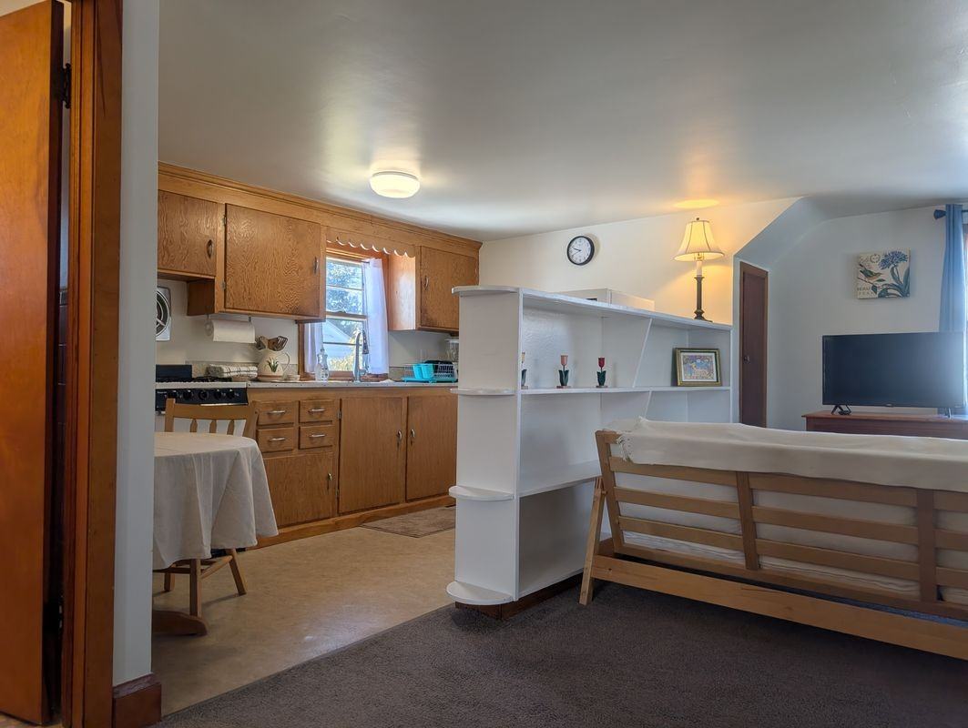 325 Fulford Ave - Photo 6 of 14