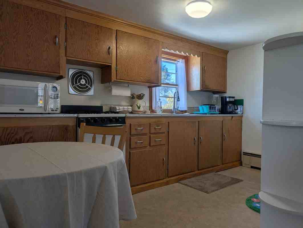 325 Fulford Ave - Photo 7 of 14