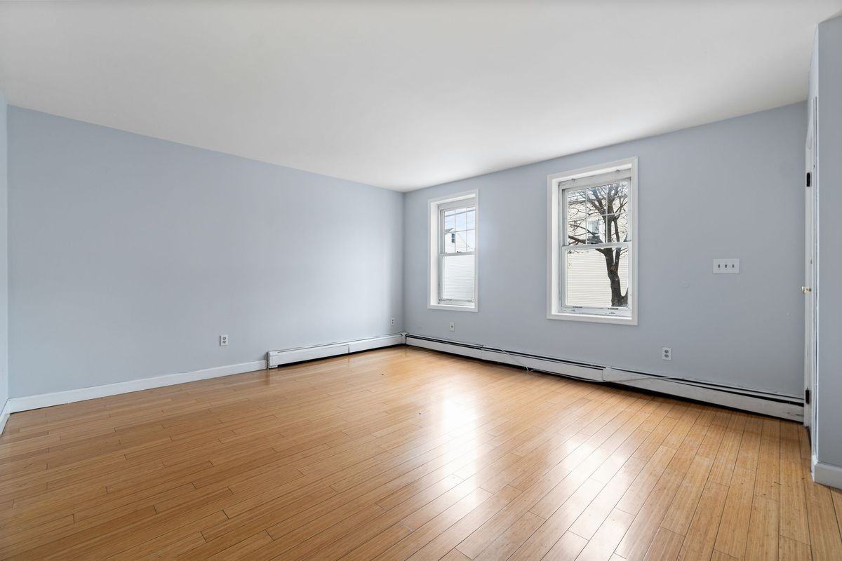 120 Grant Ave ##1 - Photo 3 of 20