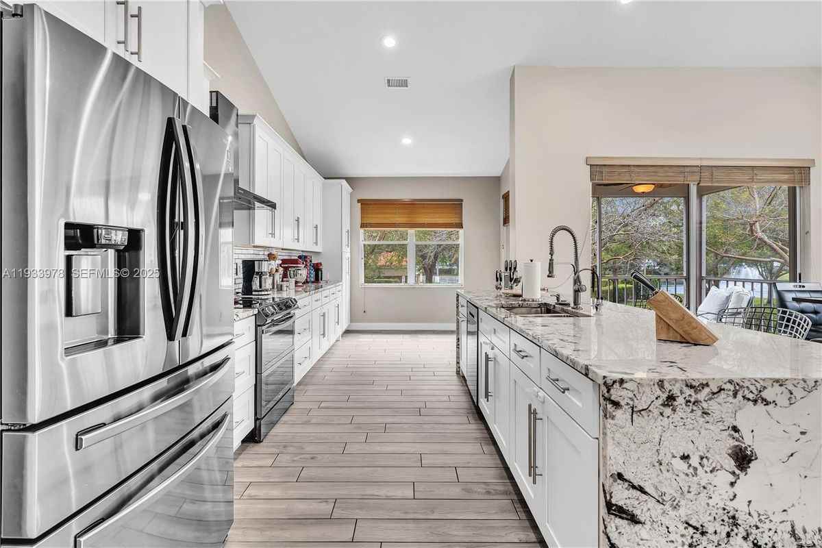 8520 Vía Romana, 82u ##82u - Photo 4 of 19