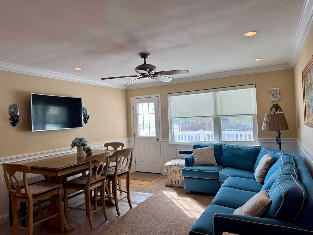 9300 Atlantic Ave ##204 - Photo 3 of 21