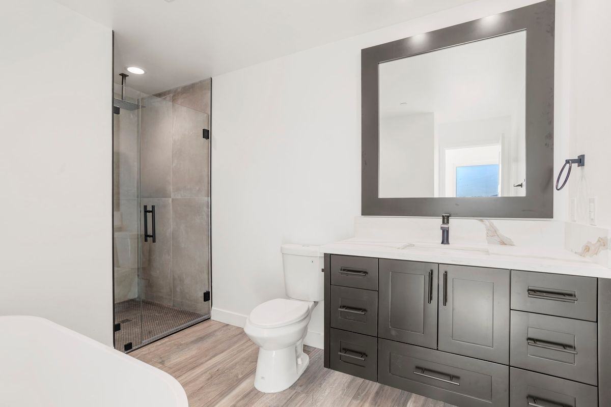 3460 Stonehill Ave - Photo 4 of 17