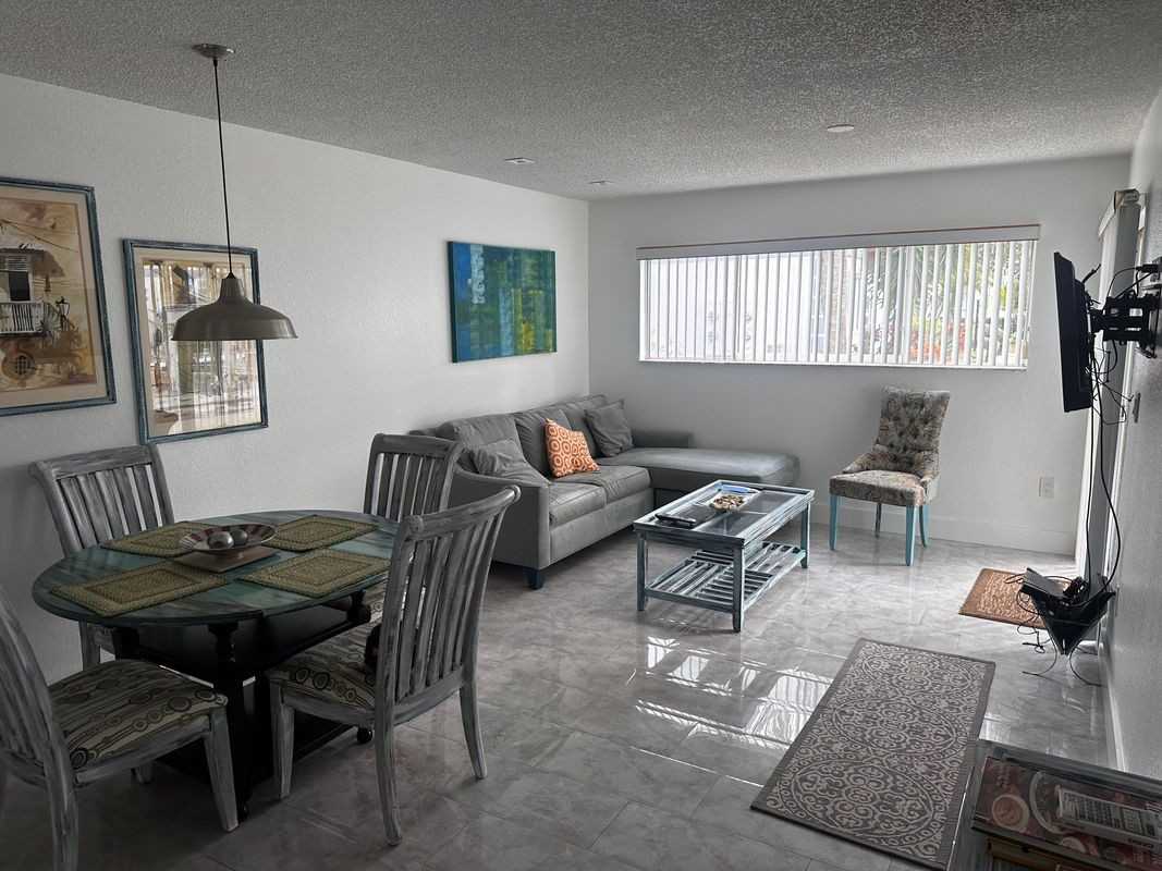 201 Ocean Park Ln - Photo 2 of 11