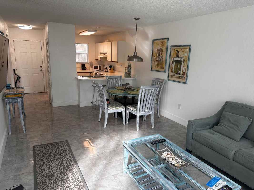 201 Ocean Park Ln - Photo 4 of 11