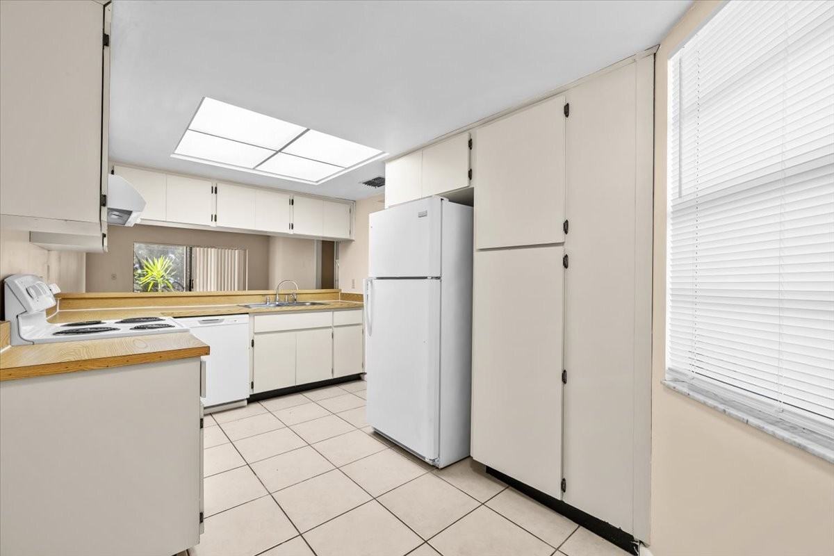 The Tides at Clearwater - Photo 7 of 24