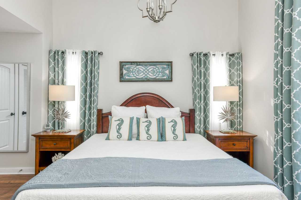 955 Registry Blvd - Photo 2 of 40