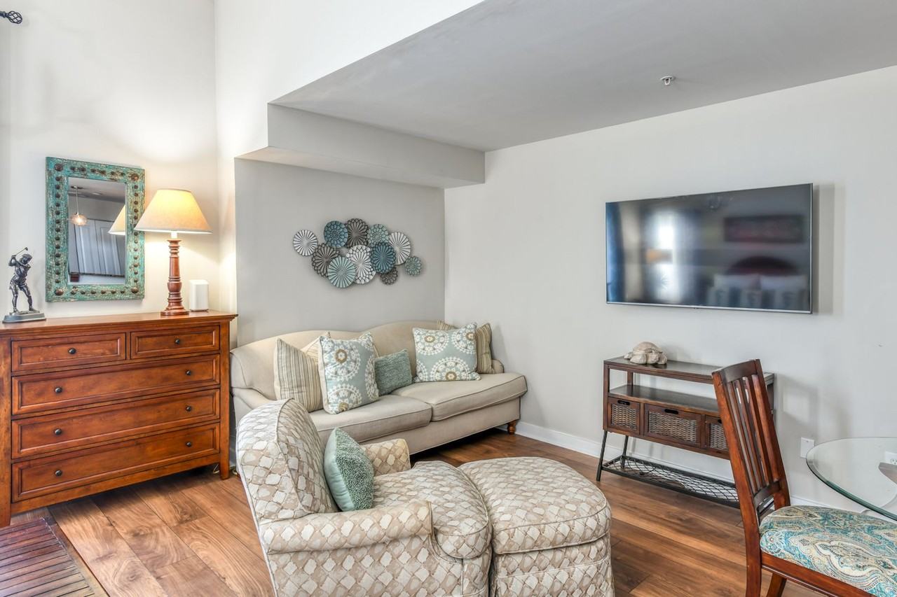 955 Registry Blvd - Photo 3 of 40