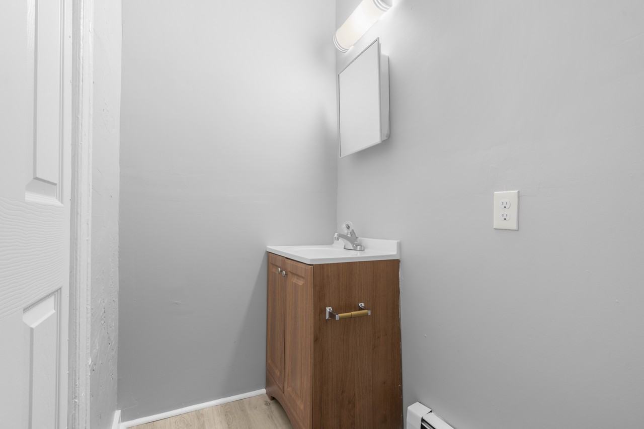 202 Mather St #3W - Photo 6 of 27