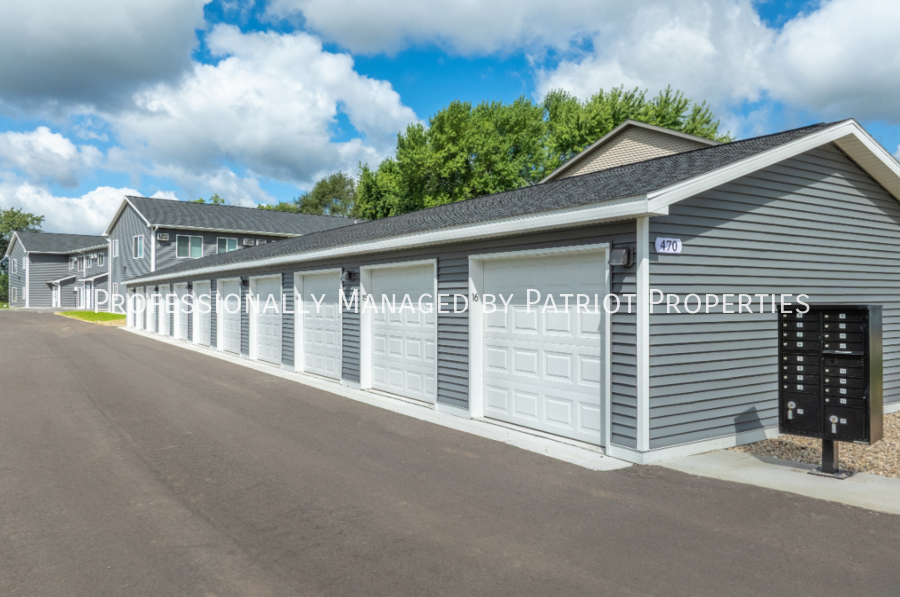 The Arnie Apartments - Photo 3 of 4