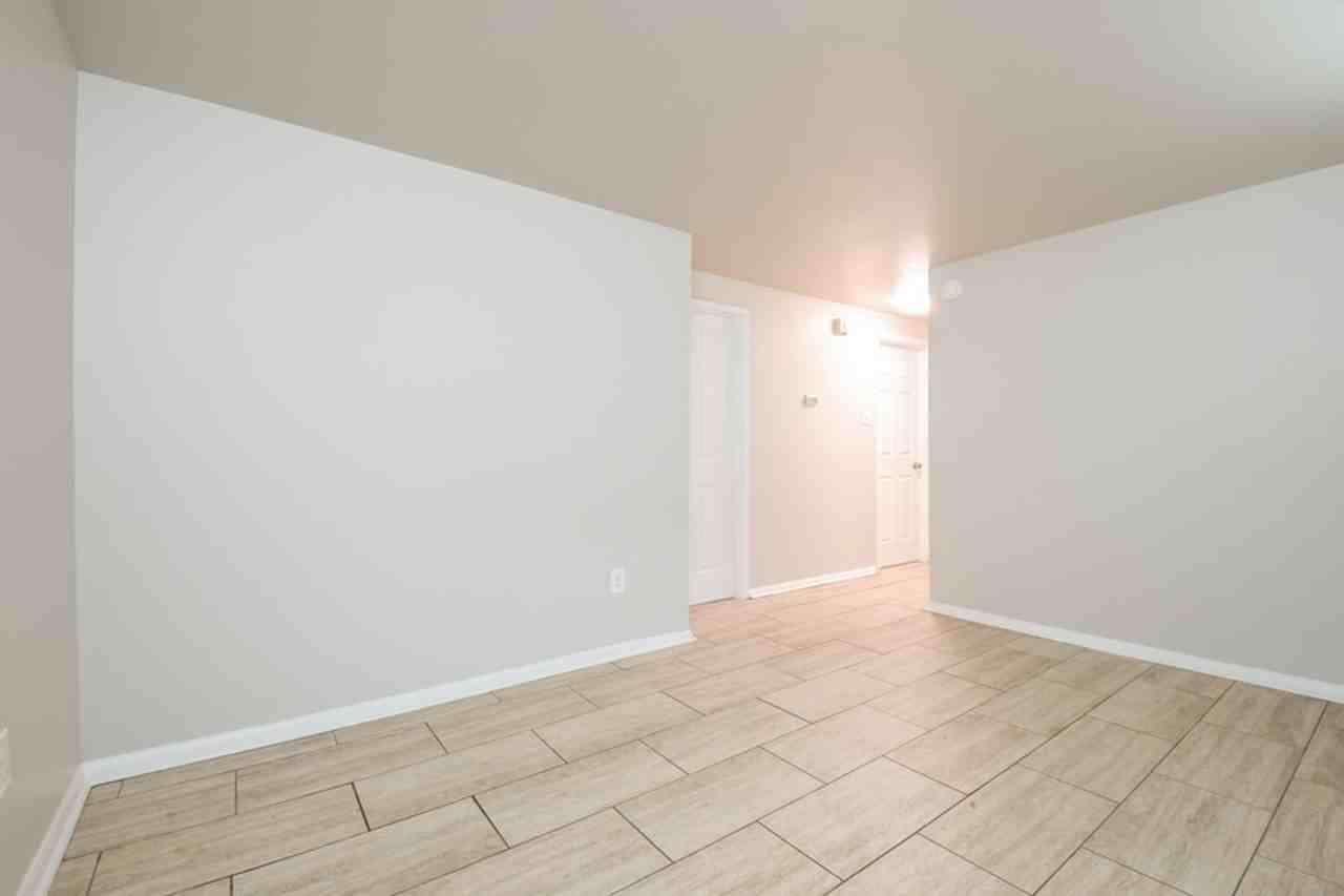 The Elms Apartments - Photo 7 of 37