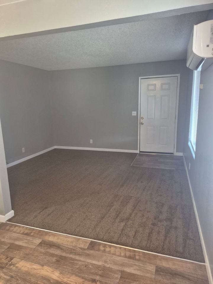 BIRCHES APTS - Photo 4 of 13