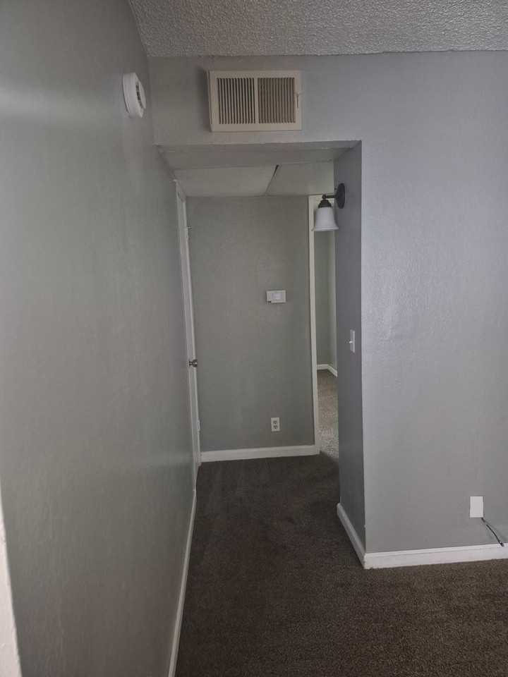 BIRCHES APTS - Photo 6 of 13