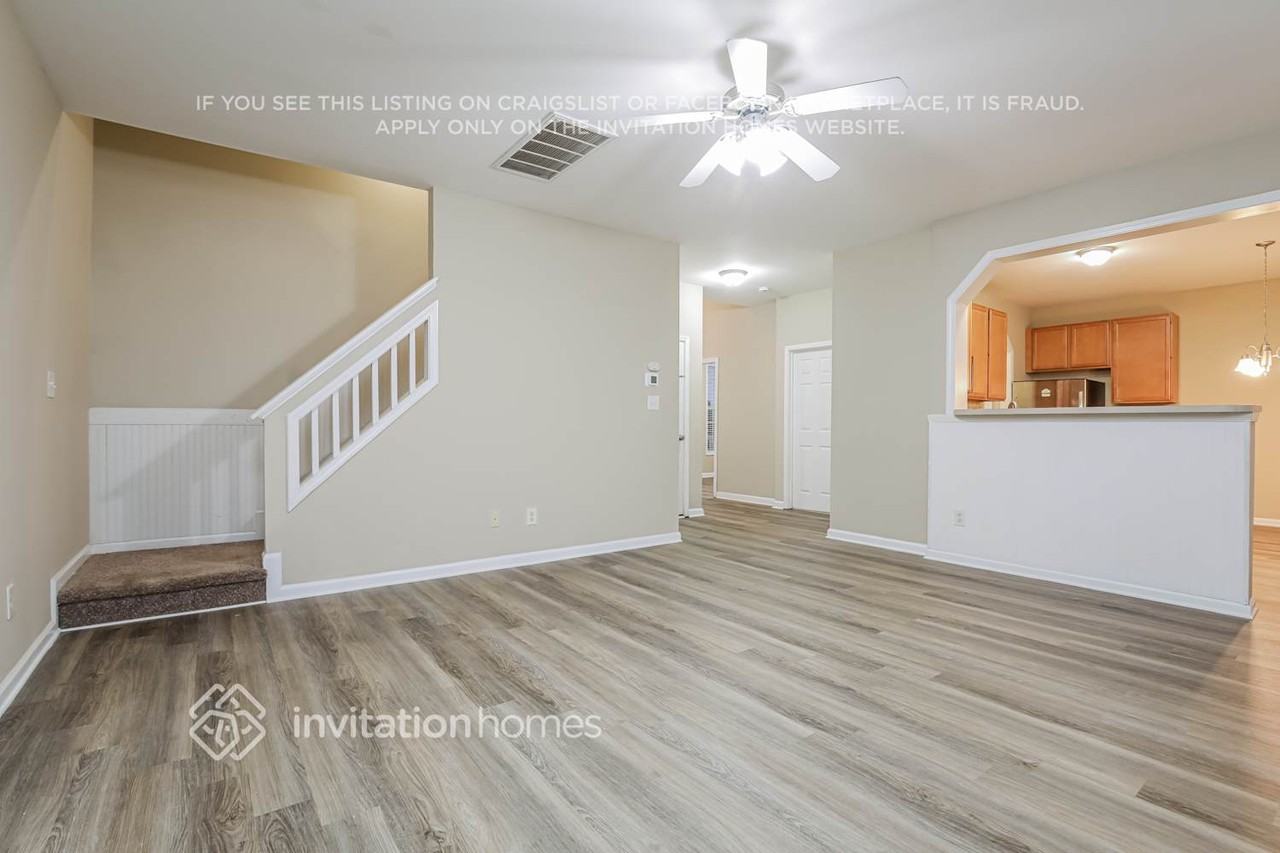 7807 Green Mill Dr - Photo 4 of 18