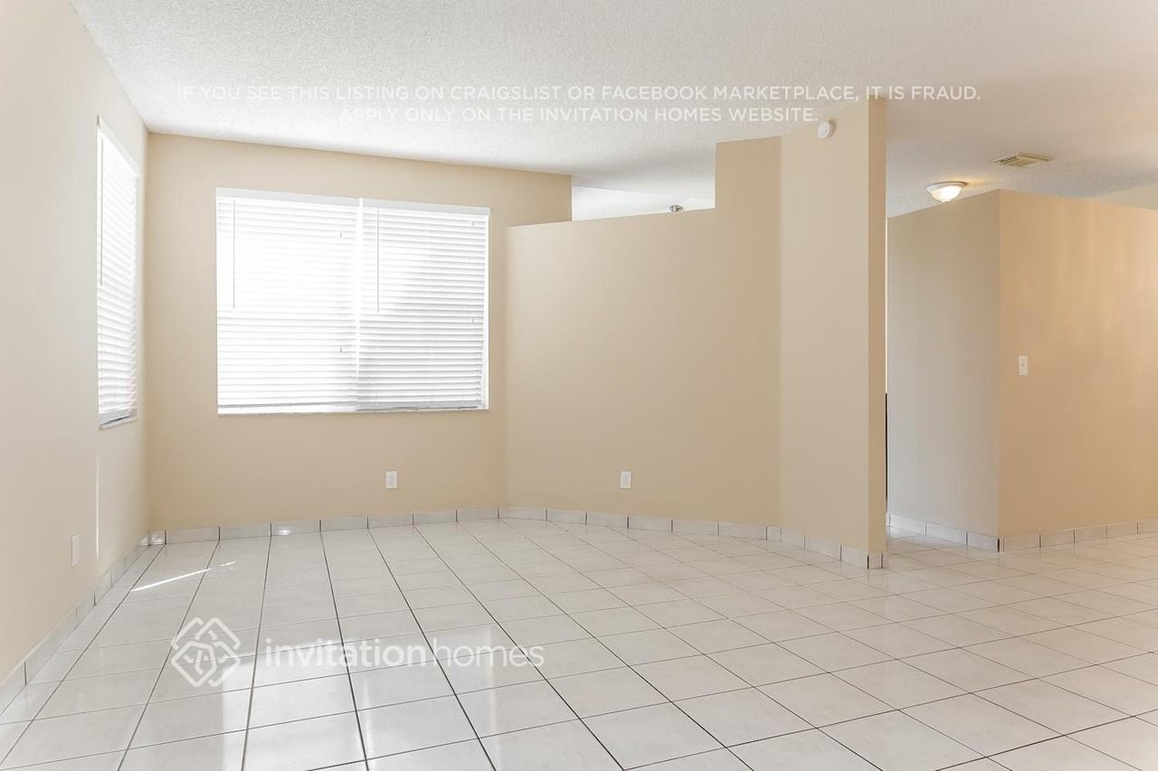 2031 Nw 190th Ave - Photo 3 of 10