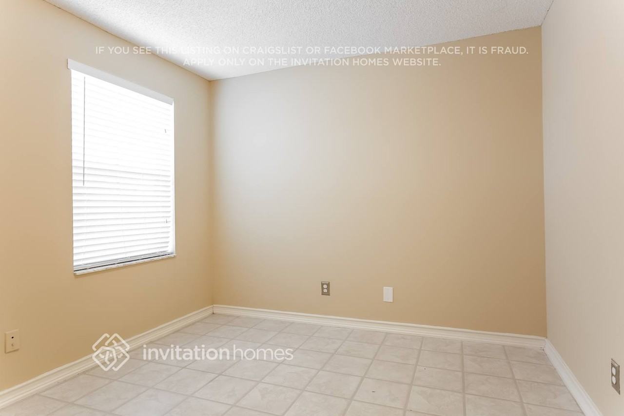 2031 Nw 190th Ave - Photo 5 of 10