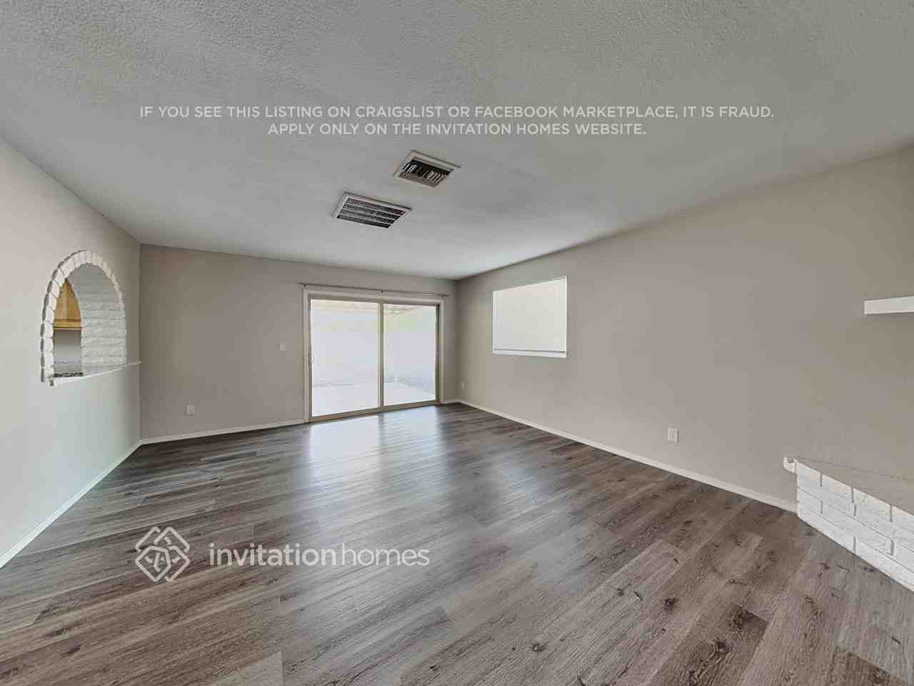 1624 W Behrend Dr - Photo 3 of 18