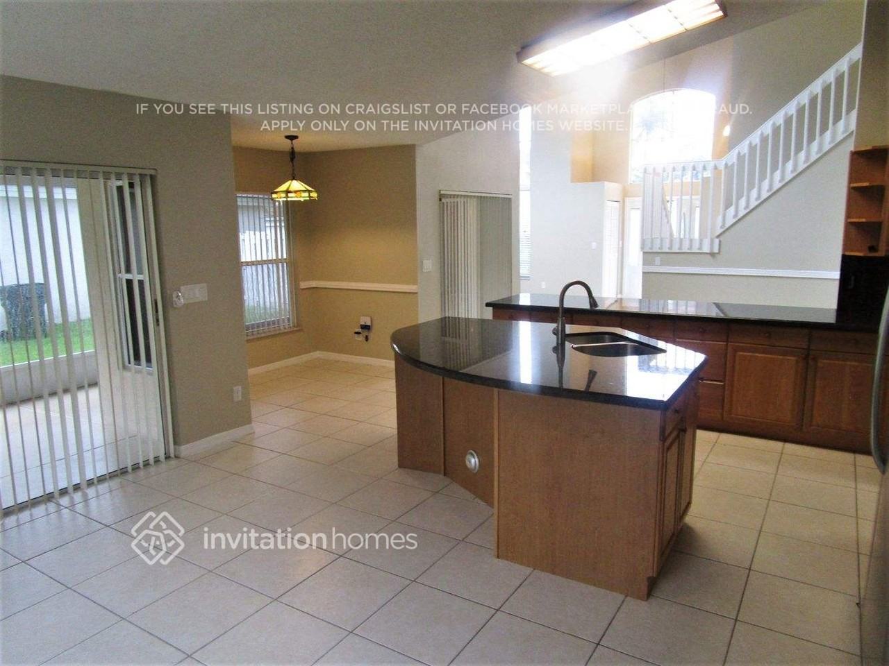 5343 Nw 53rd St - Photo 6 of 14