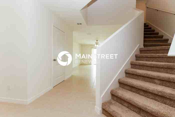 2215 Caspian Dr - Photo 5 of 17