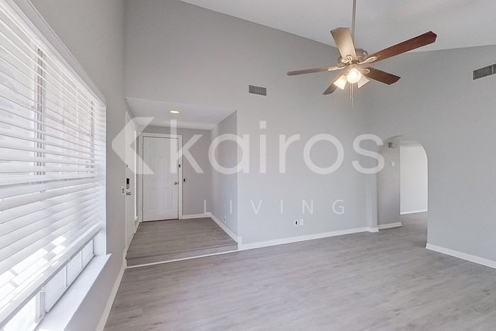 2704 Shadow Ct - Photo 2 of 21