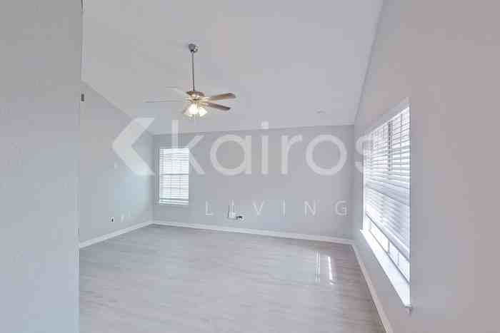 2704 Shadow Ct - Photo 5 of 21