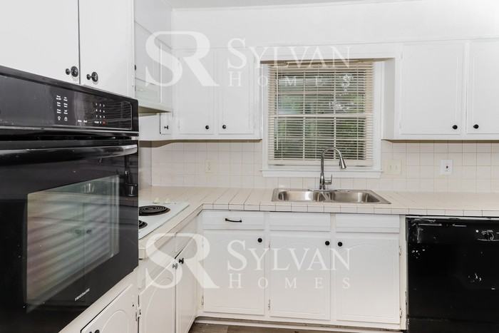 5645 Morning Creek Cir - Photo 4 of 16