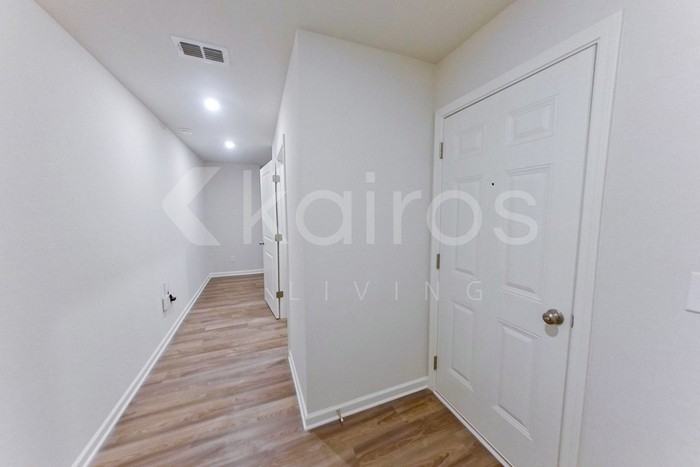 306 Ironwood Ct - Photo 2 of 23