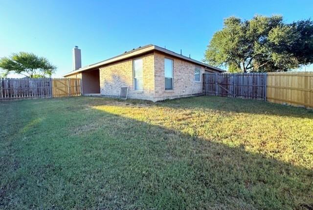 1824 Mcneely St - Photo 3 of 15