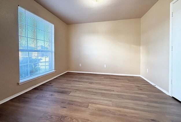 1824 Mcneely St - Photo 7 of 15