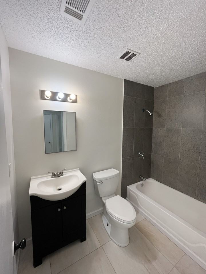 389 N Hollywood St Apt A11 #A11 - Photo 2 of 16