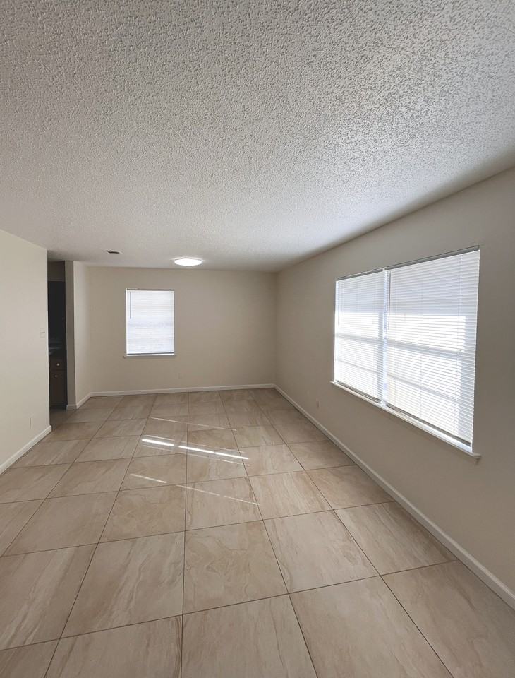 389 N Hollywood St Apt A11 #A11 - Photo 3 of 16