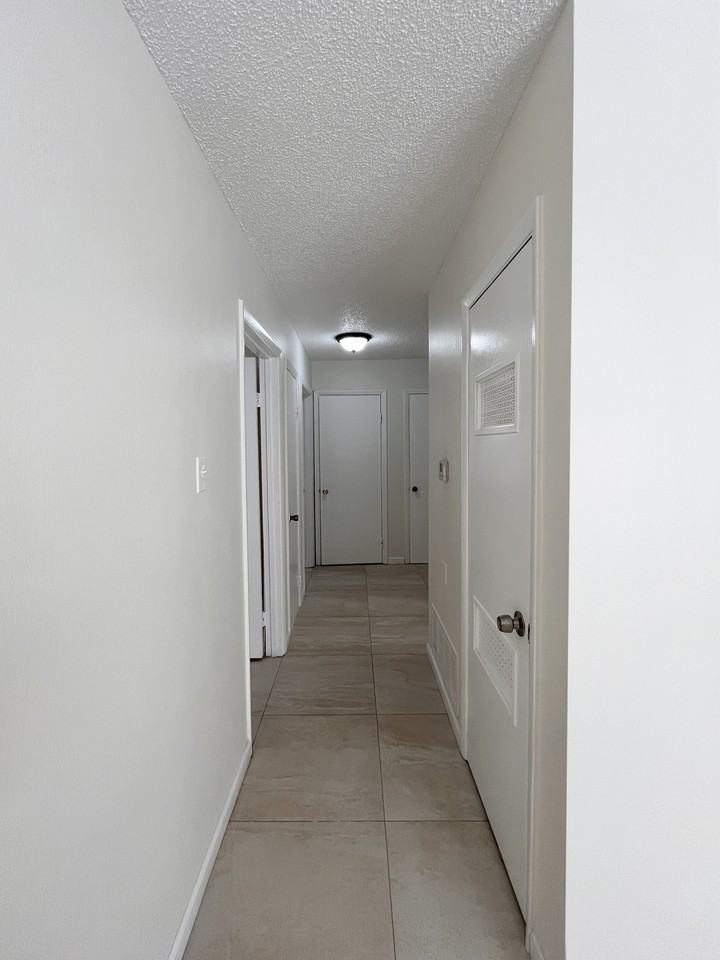 389 N Hollywood St Apt A11 #A11 - Photo 5 of 16