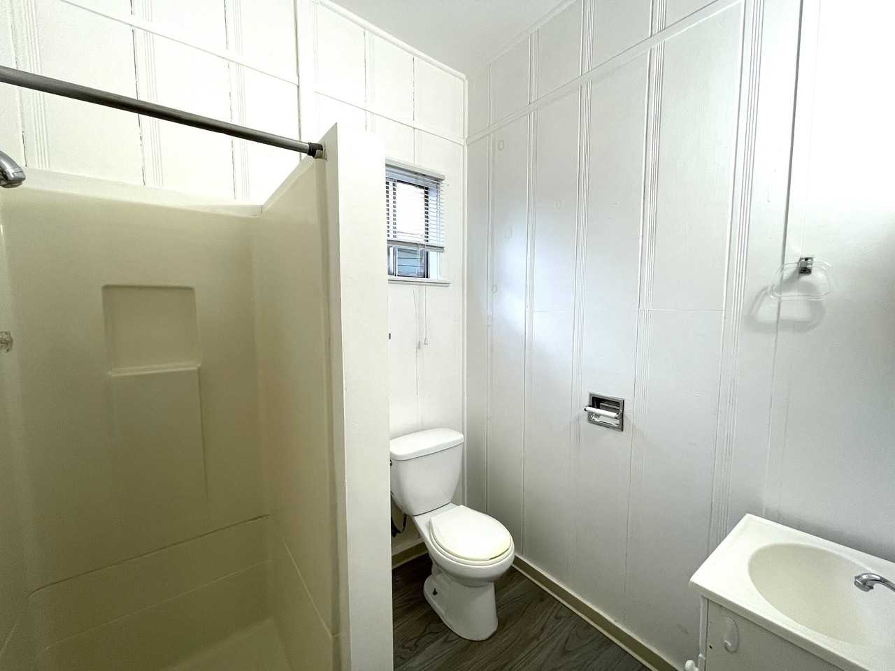 1098 Humboldt Ave #1 - Photo 5 of 7