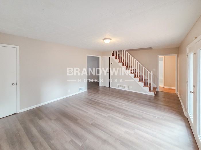 5257 Norman Blvd - Photo 4 of 23