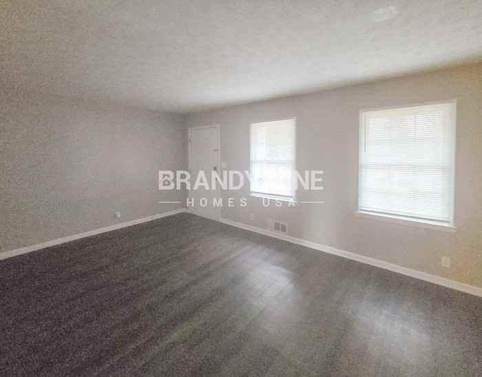 5257 Norman Blvd - Photo 5 of 23