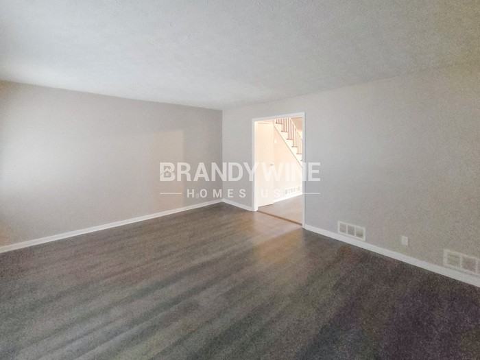 5257 Norman Blvd - Photo 6 of 23